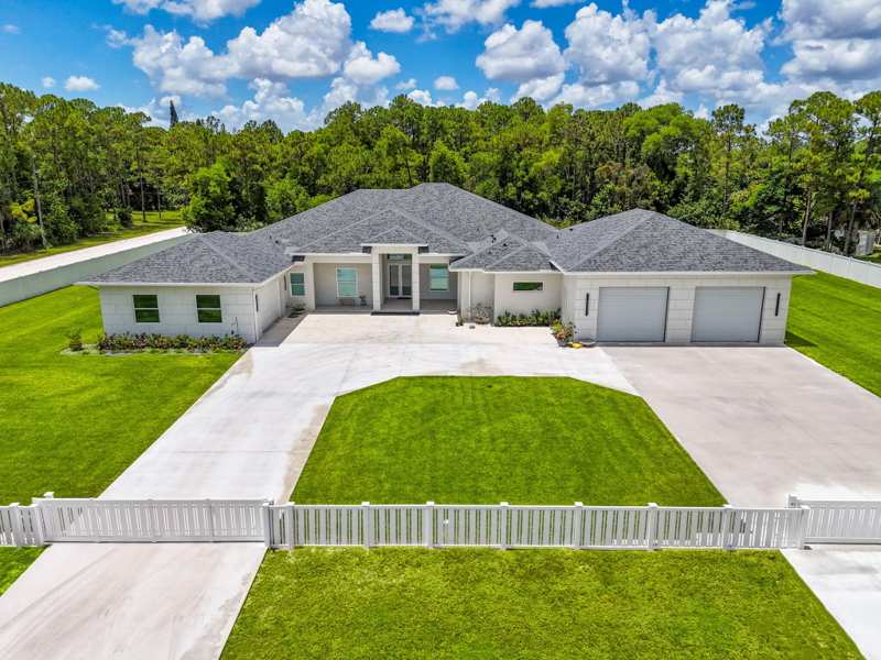 4 bedroom Single Family Residence at 8425 Apache Boulevard, Loxahatchee, The Acreage — photo 1