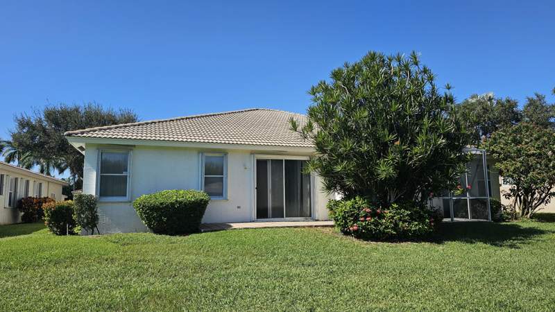 2 bedroom Villa at 9628 Crescent View Drive, Palm Isles West, Boynton Beach — photo 5
