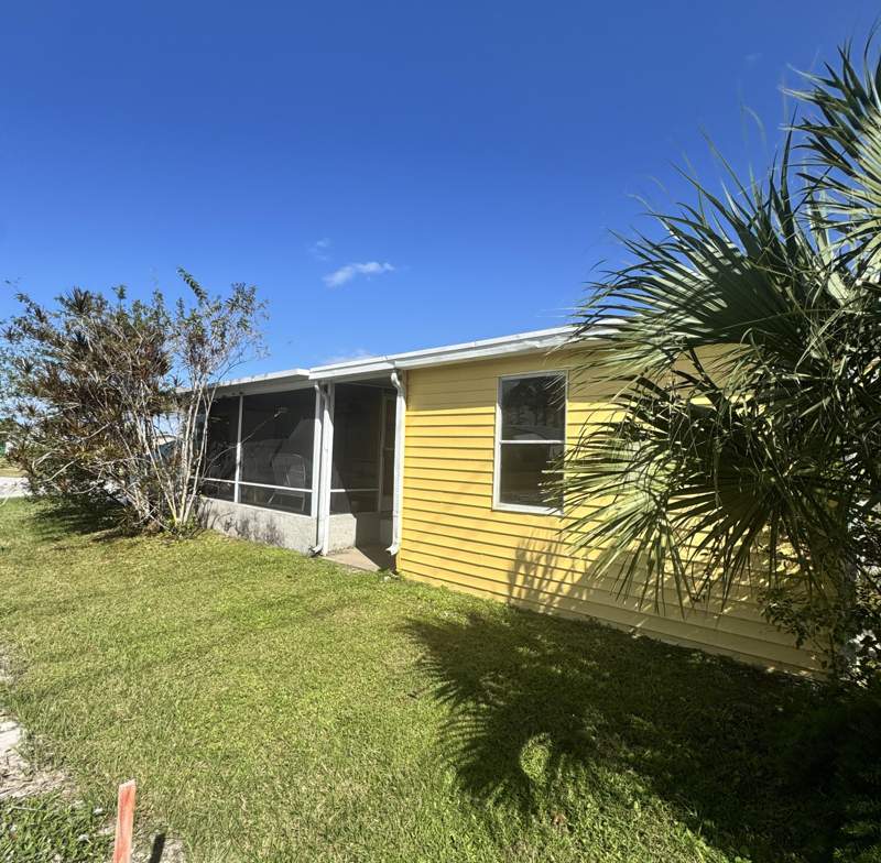 2 bedroom Manufactured Home at 9 San Felipe, Spanish Lakes Country Club Village, Fort Pierce — photo 4