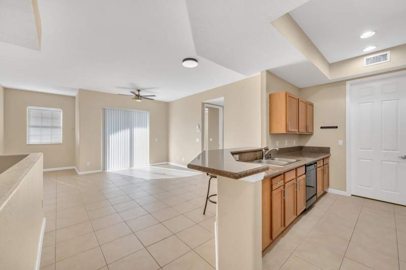 2 bedroom Condominium at 10280 SW Stephanie Way #8203, Promenade At Tradition No IV, A Condominium, Port St. Lucie — photo 3