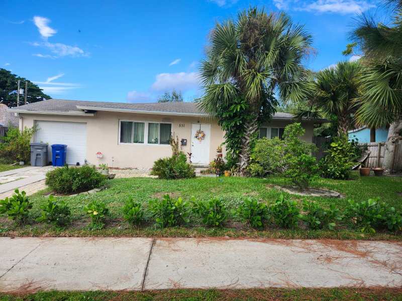 2 bedroom Single Family Residence at 531 Date Palm Drive, Kelsey City In Pb 8 Pgs 15 To 18, 23, 27 & 34 To 37 Inc, Lake Park — photo 1