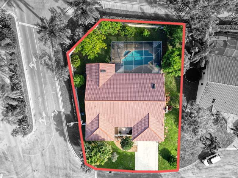 4 bedroom Single Family Residence at 4377 NW 88th Terrace, Royal Land Amended, Coral Springs — photo 2