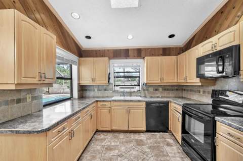 4377 NW 88th Terrace, Coral Springs FL - photo 18 of 64