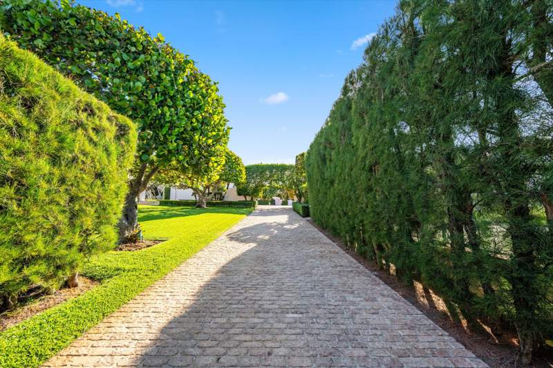 12 bedroom Single Family Residence at 911 N Ocean Boulevard, Palm Beach, Palm Beach — photo 4