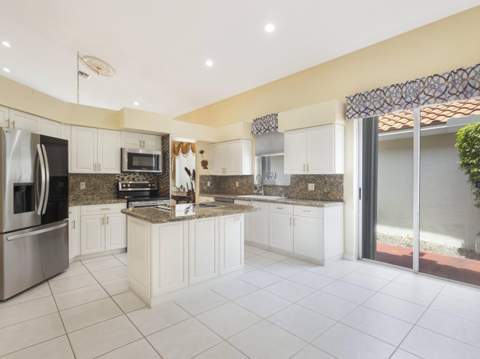 5159 Brookview Drive, Boynton Beach FL - photo 8 of 34