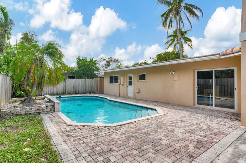 4 bedroom Single Family Residence at 1300 NE 26th Avenue, Avalon Garden Estates 1st Add, Pompano Beach — photo 2