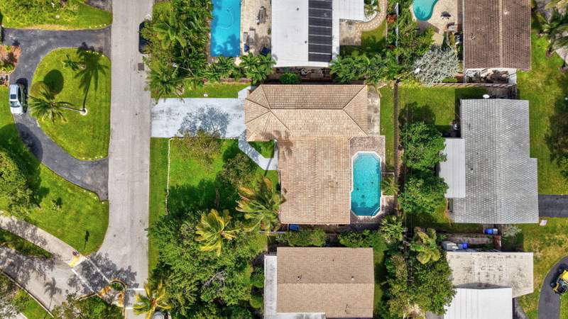 4 bedroom Single Family Residence at 1300 NE 26th Avenue, Avalon Garden Estates 1st Add, Pompano Beach — photo 5