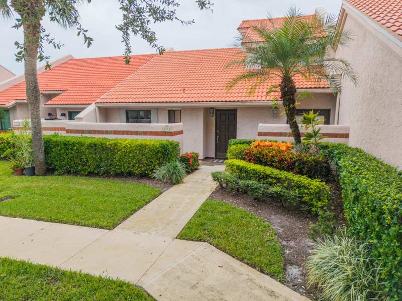 2 bedroom Villa at 3512 SE Sandpiper Circle, Villas Of Sandpiper Bay Unit 2, Port St. Lucie — photo 1