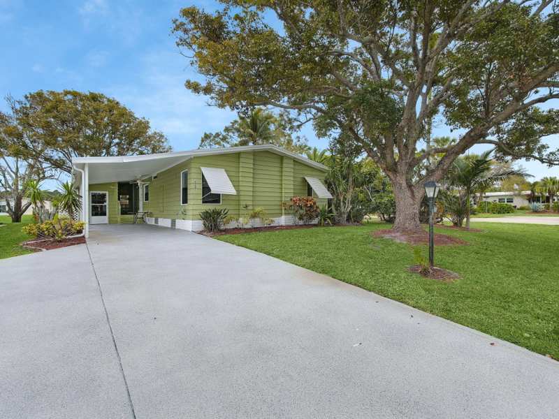 2 bedroom Manufactured Home at 8201 Cinnamon Lane, Savanna Club Plat I, Port St. Lucie — photo 1