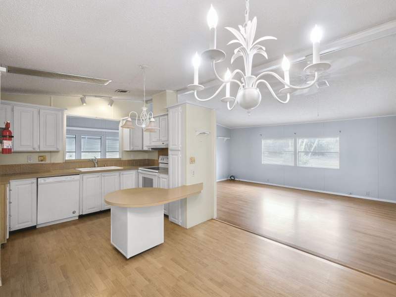 2 bedroom Manufactured Home at 8201 Cinnamon Lane, Savanna Club Plat I, Port St. Lucie — photo 2