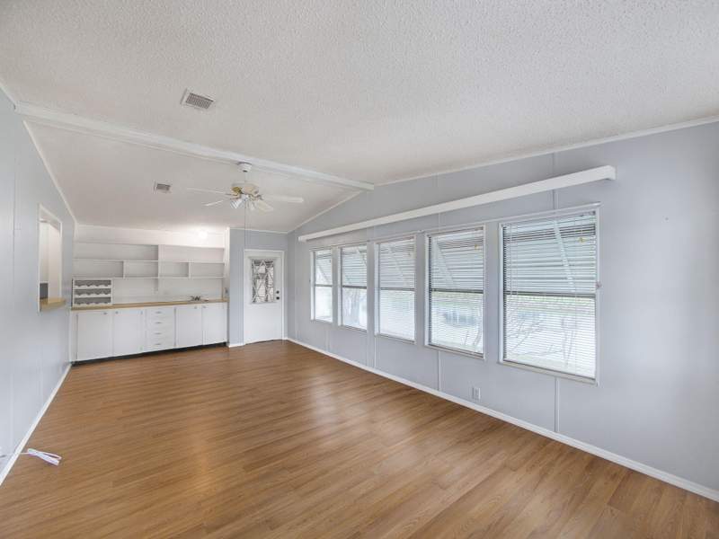 2 bedroom Manufactured Home at 8201 Cinnamon Lane, Savanna Club Plat I, Port St. Lucie — photo 4