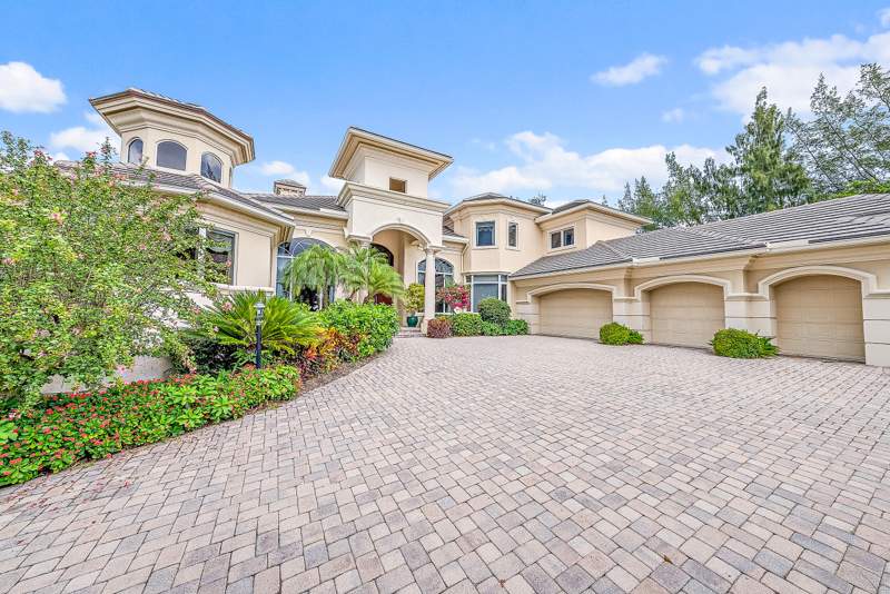 5 bedroom Single Family Residence at 12049 SE Intracoastal Terrace, JUPITER HILLS VILLAGE, Jupiter — photo 3