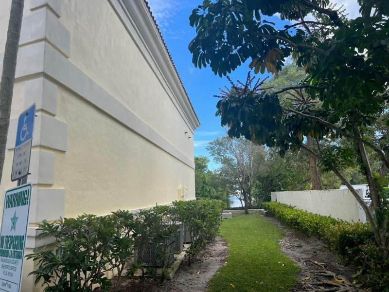 4 bedroom Single Family Residence at 12010 Us Highway 1, North Palm Beach, North Palm Beach — photo 4