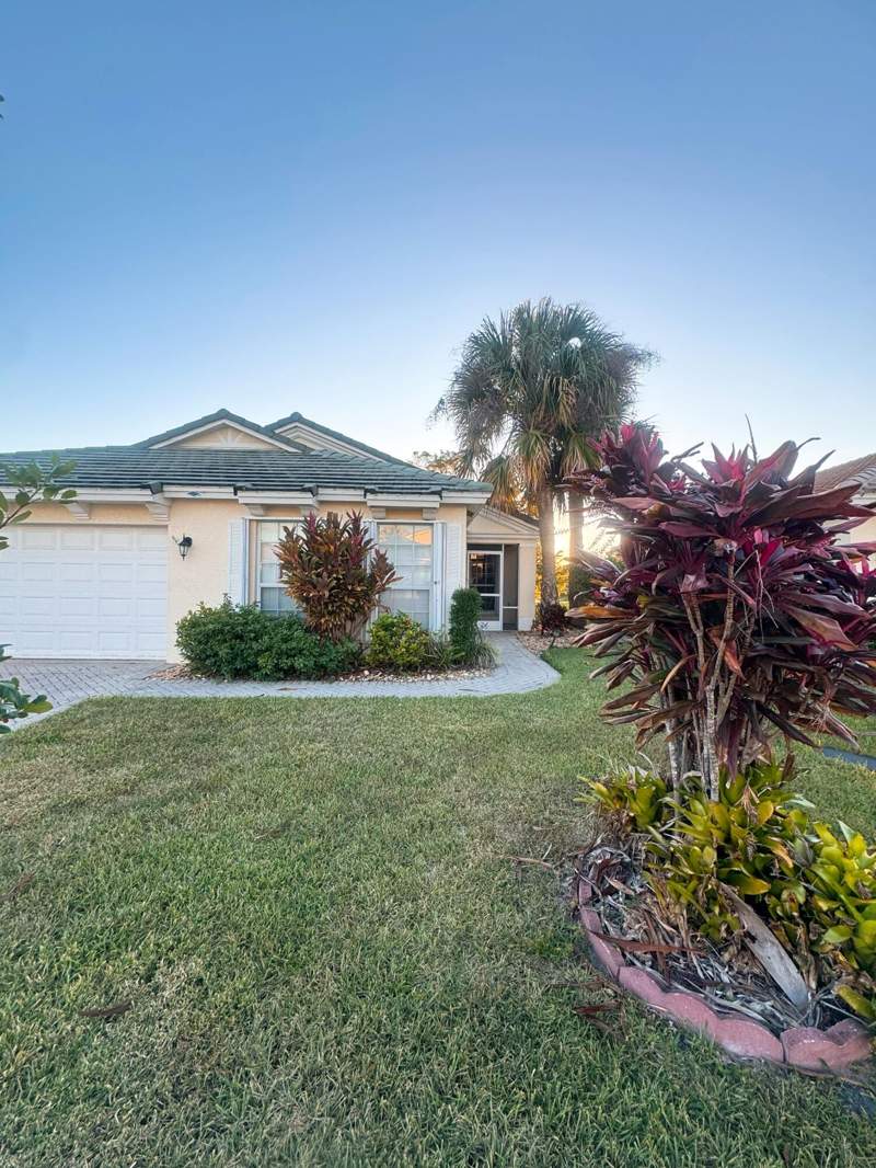 3 bedroom Single Family Residence at 532 SW Indian Key Drive, Lakeforest At St Lucie West Phase V, Port St. Lucie — photo 5