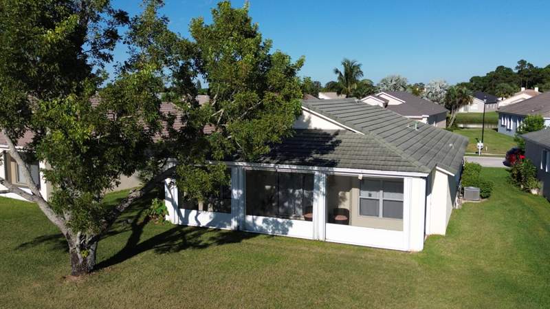 3 bedroom Single Family Residence at 532 SW Indian Key Drive, Lakeforest At St Lucie West Phase V, Port St. Lucie — photo 4