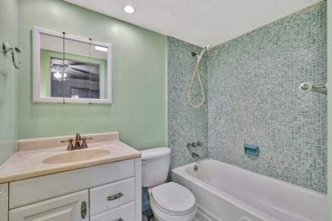 121 Wettaw Lane #211, North Palm Beach FL - photo 16 of 55