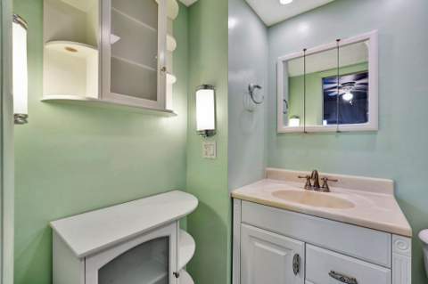121 Wettaw Lane #211, North Palm Beach FL - photo 17 of 55