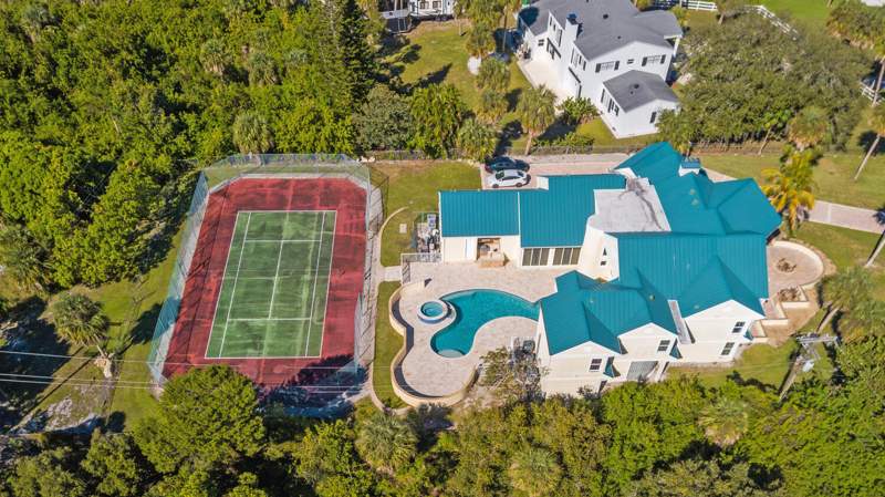 8 bedroom Single Family Residence at 3343 S Indian River Drive, Einsel'S Subdivision, Fort Pierce — photo 5