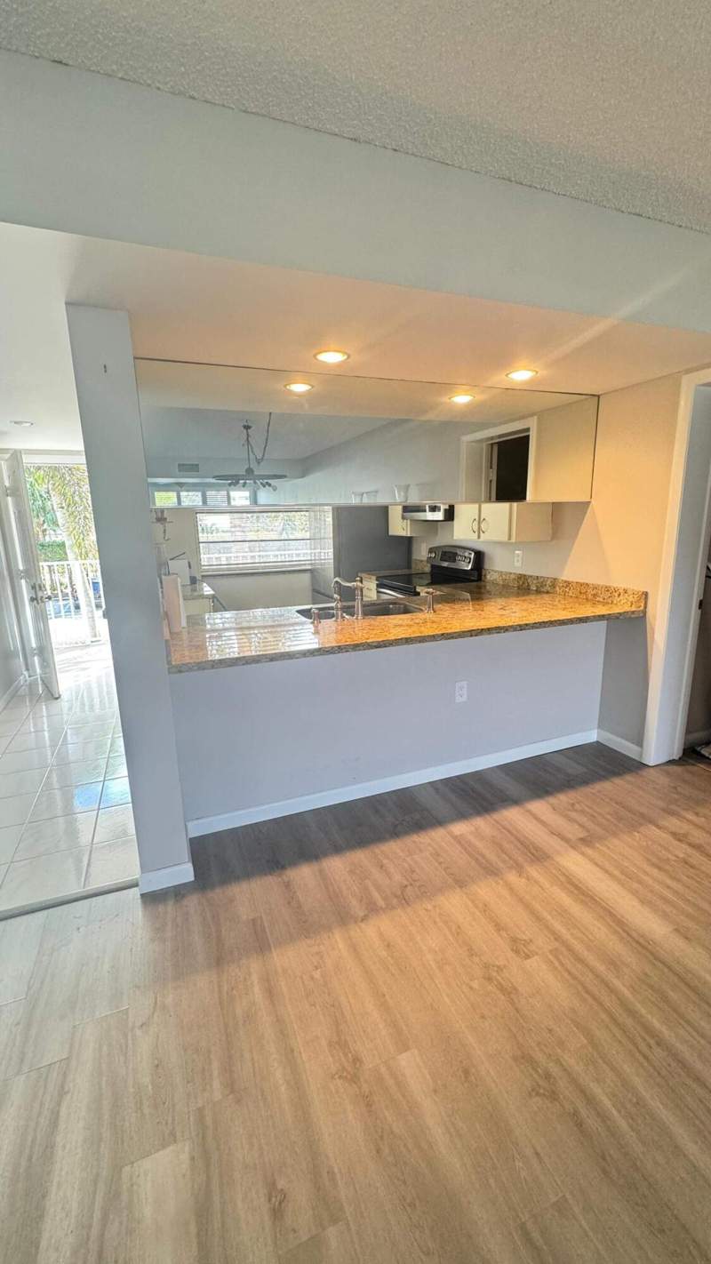 2 bedroom Condominium at 6049 Balboa Circle #202, Whitehall Condo At Camino Real, Boca Raton — photo 4