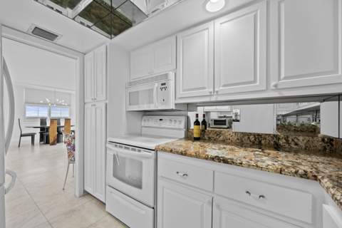 2600 N Flagler Drive #1007, West Palm Beach FL - photo 7 of 26