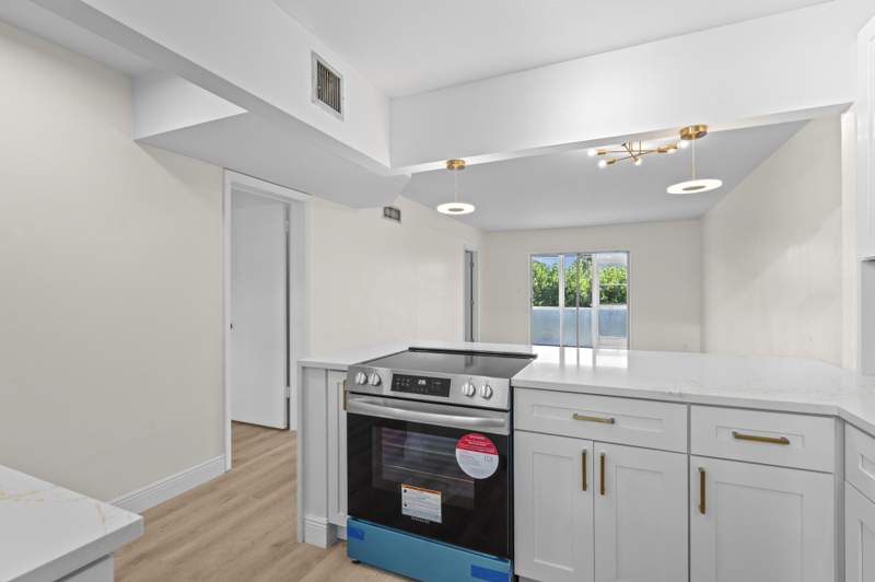 2 bedroom Condominium at 2647 Garden Drive #101, Lake Clarke Gardens Condo 4, Lake Worth — photo 5