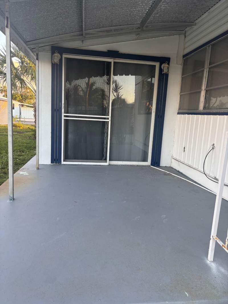 2 bedroom Mobile Home at 562 NE 47th St, Lot 393, Breeze Hill Resort Mobile Home Park, Deerfield Beach — photo 4