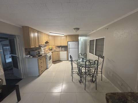 562 NE 47th St, Lot 393, Deerfield Beach FL - photo 12 of 26