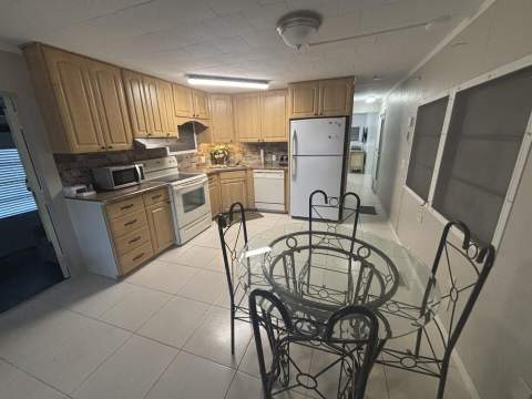 562 NE 47th St, Lot 393, Deerfield Beach FL - photo 13 of 26