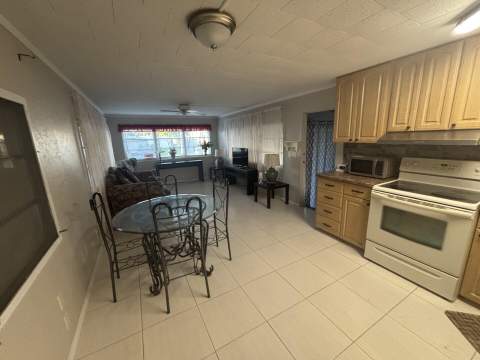 562 NE 47th St, Lot 393, Deerfield Beach FL - photo 11 of 26