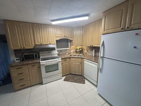 562 NE 47th St, Lot 393, Deerfield Beach FL - photo 14 of 26