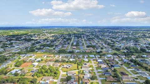 684 SW Jada Road, Port St. Lucie FL - photo 9 of 48
