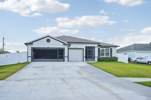 684 SW Jada Road, Port St. Lucie FL - photo 12 of 48