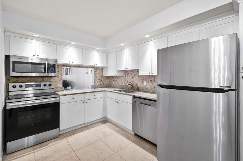 2 bedroom Condominium at 140 Lake Nancy Lane #112, Golden Lakes Condo, West Palm Beach — photo 3