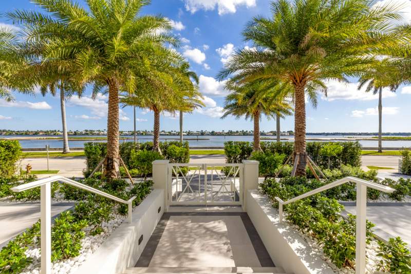 5 bedroom Single Family Residence at 2415 S Flagler Drive, El Cid Second Add In, West Palm Beach — photo 5