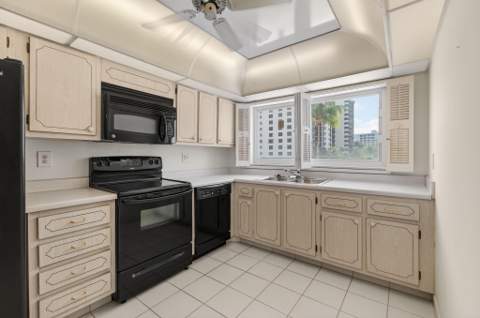 3300 S Ocean Boulevard #320-c, Highland Beach FL - photo 17 of 46
