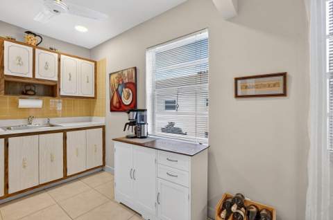 74 Burgundy B, Delray Beach FL - photo 8 of 64