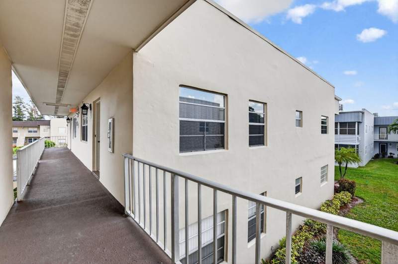 2 bedroom Condominium at 74 Burgundy B, Kings Point Burgundy Condos, Delray Beach — photo 4