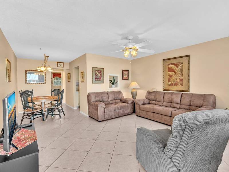 1 bedroom Stock Cooperative at 2542 S Federal Highway #0190, Twenty Five Forty Two Corp Of Hampshire Gard, Boynton Beach — photo 5