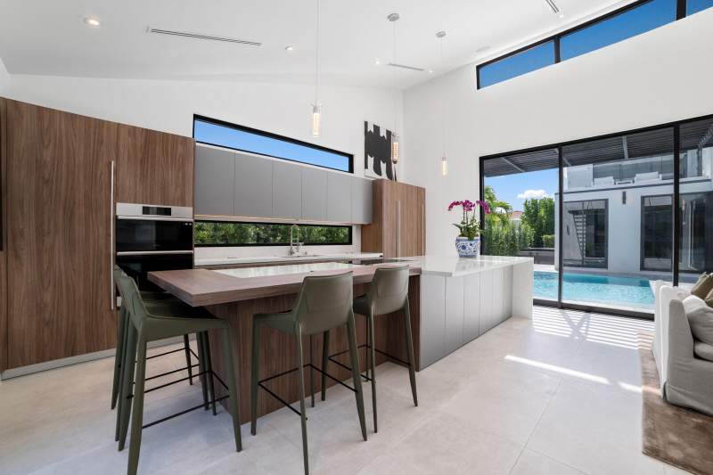4 bedroom Single Family Residence at 4444 Washington Road, Worth Court Wpb 1st Add In, West Palm Beach — photo 5