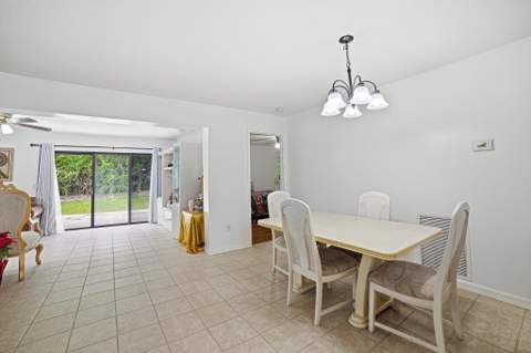 6335 Tall Cypress Circle, Greenacres FL - photo 8 of 31