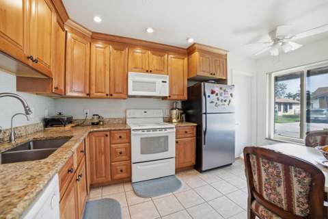 6335 Tall Cypress Circle, Greenacres FL - photo 10 of 31