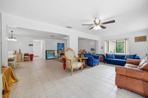 6335 Tall Cypress Circle, Greenacres FL - photo 7 of 31