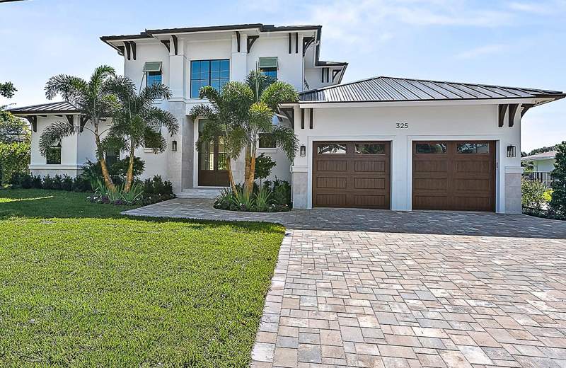 4 bedroom Single Family Residence at 325 Fairway, Tequesta Country Club, Tequesta — photo 2