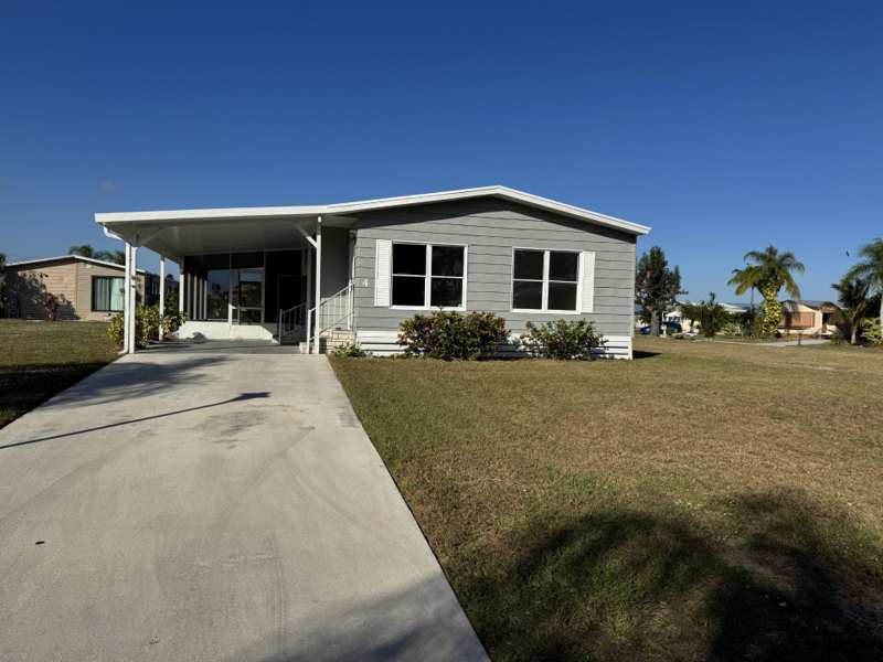 2 bedroom Manufactured Home at 4 San Felipe, Country Club Village, Fort Pierce — photo 1