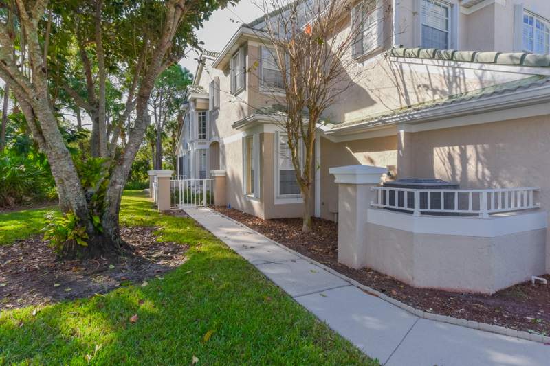3 bedroom Townhouse at 1567 SW Harbour Isles Circle, HARBOUR ISLES, HARBOUR ISLES AT LAKE CHARLES, Port St. Lucie — photo 2