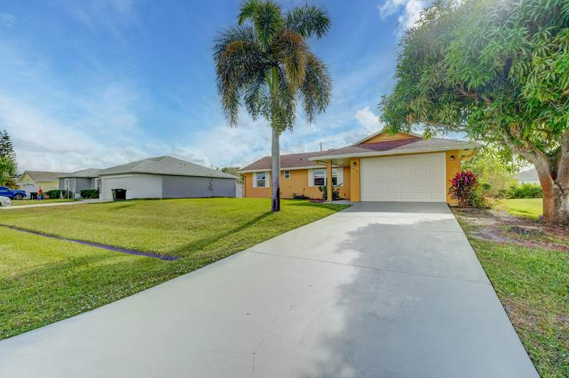 3 bedroom Single Family Residence at 1652 SW Crawford Avenue, Port St Lucie Section 7, Port St. Lucie — photo 4