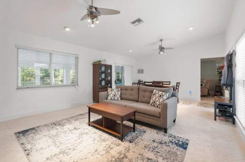 288 NW 39th Way, Deerfield Beach FL - photo 9 of 36