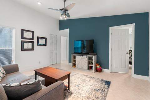 288 NW 39th Way, Deerfield Beach FL - photo 11 of 36