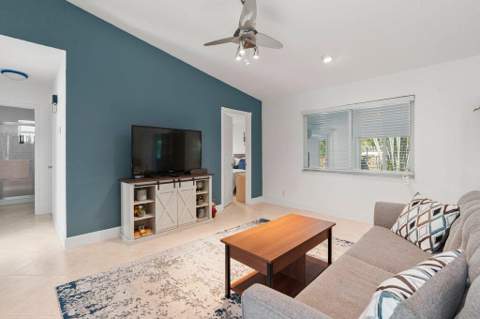 288 NW 39th Way, Deerfield Beach FL - photo 12 of 36