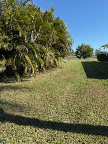 2 bedroom Manufactured Home at 4 E East Caribbean, Spanish Lakes Golf Village, Port St. Lucie — photo 3